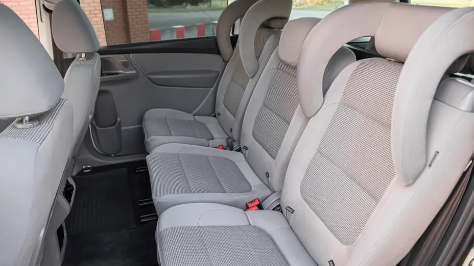 VOLKSWAGEN Sharan -