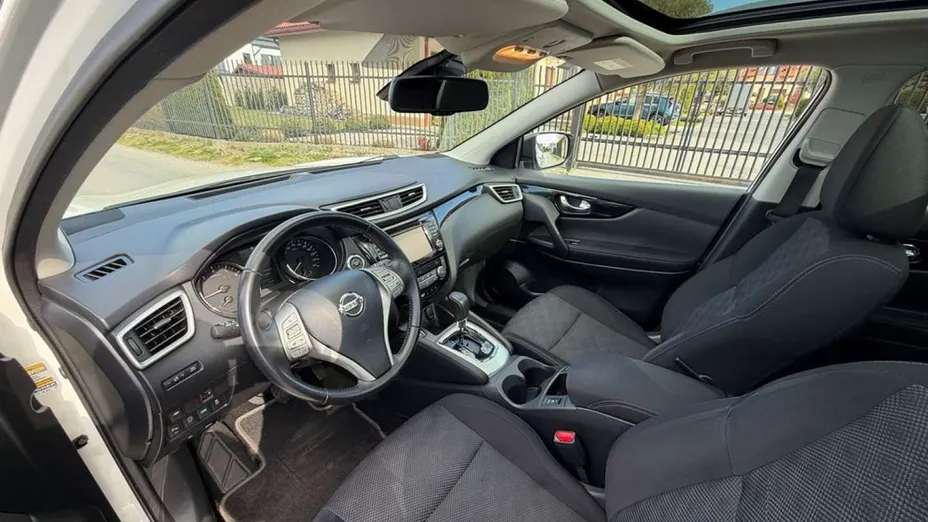 NISSAN Qashqai -