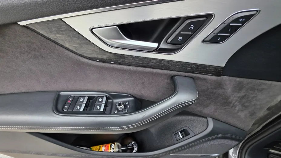 AUDI Q7 -