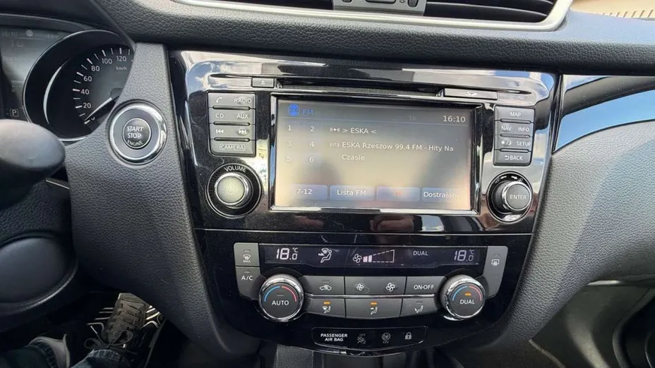 NISSAN Qashqai -