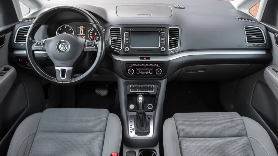 VOLKSWAGEN Sharan -