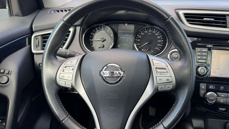 NISSAN Qashqai -