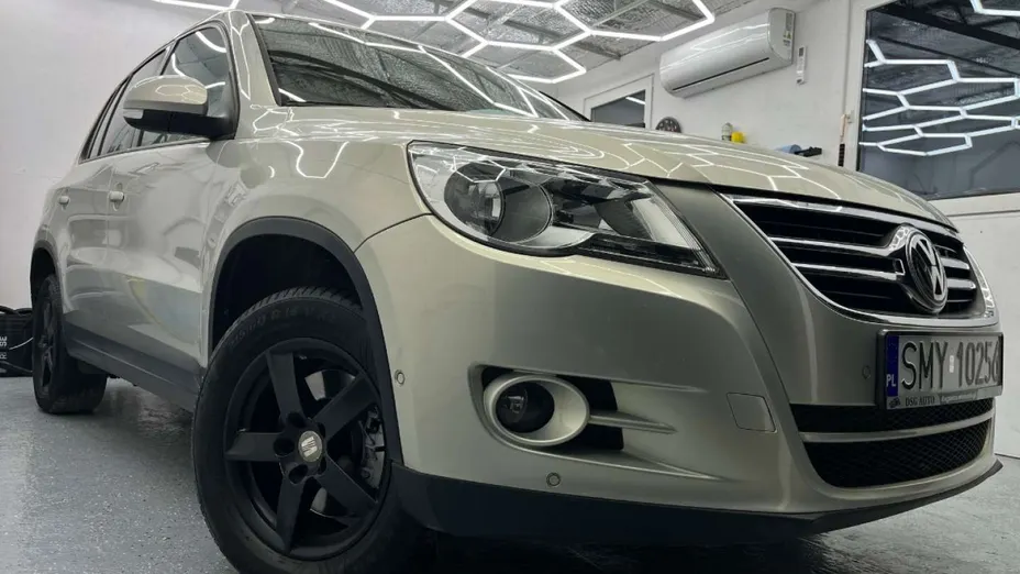 VOLKSWAGEN Tiguan -