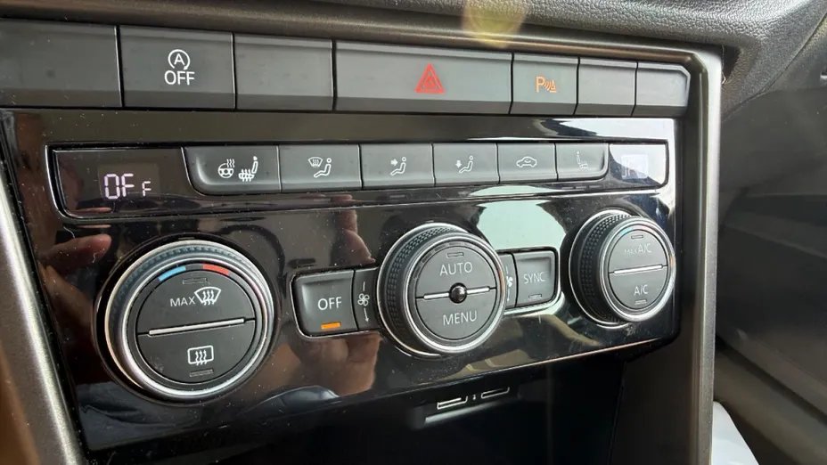 VOLKSWAGEN T-ROC -