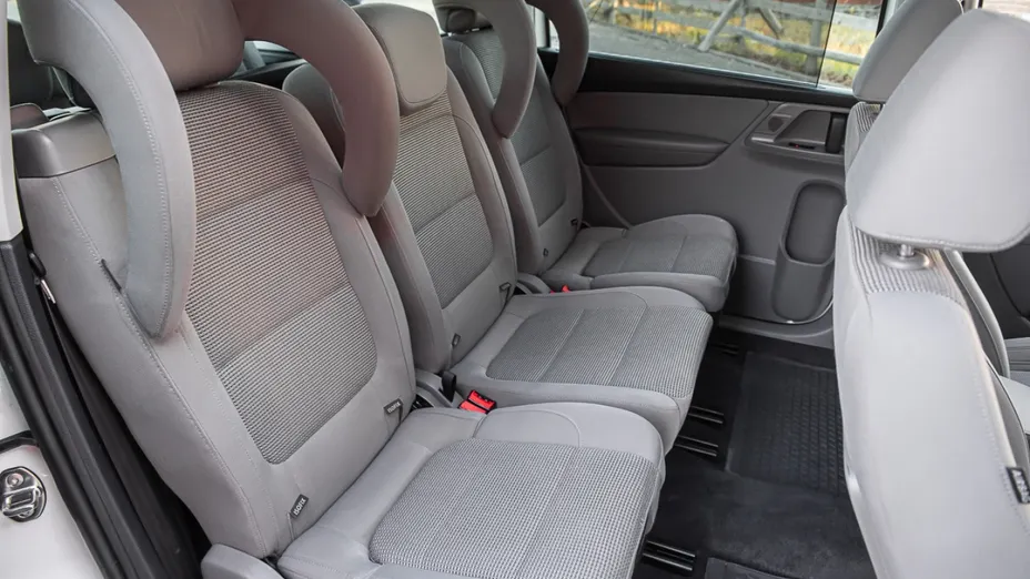 VOLKSWAGEN Sharan -