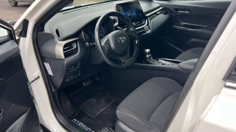 TOYOTA C-HR -