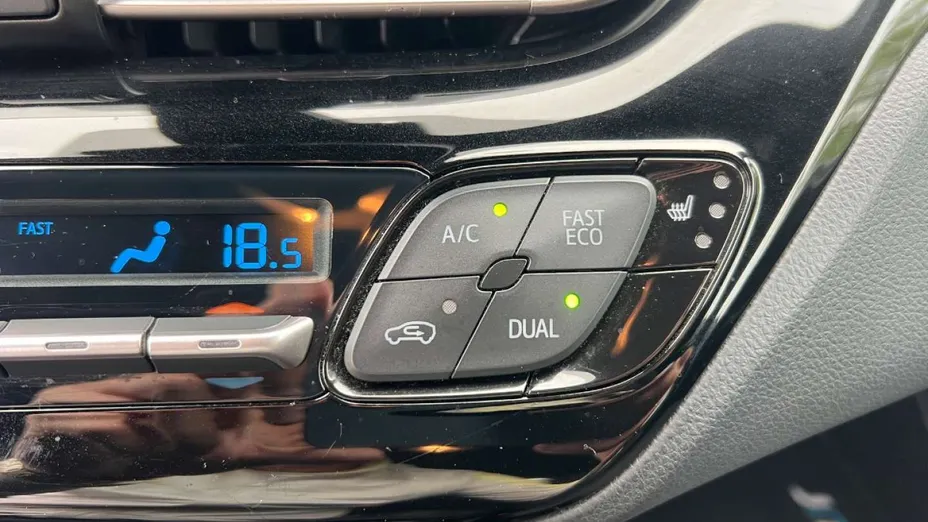 TOYOTA C-HR -