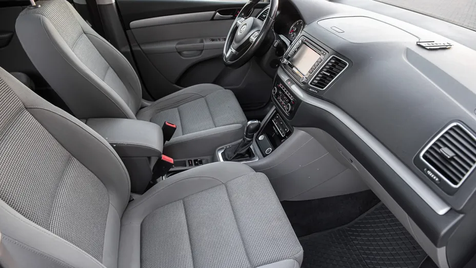 VOLKSWAGEN Sharan -