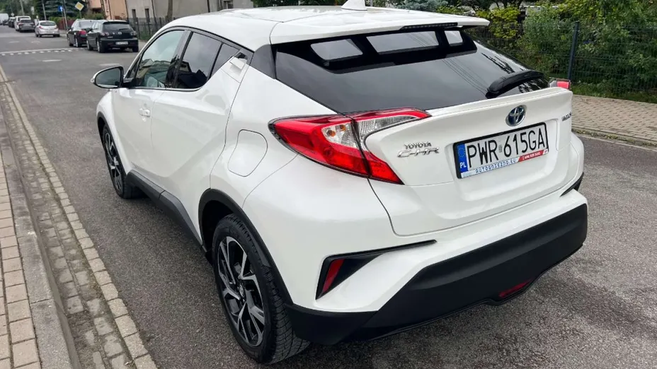 TOYOTA C-HR -