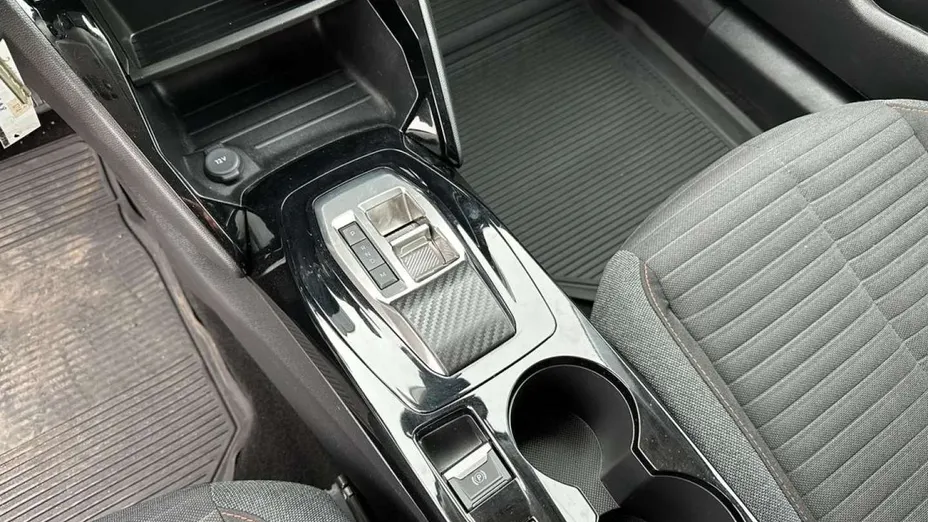 PEUGEOT 2008 -