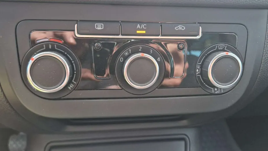 VOLKSWAGEN Tiguan -