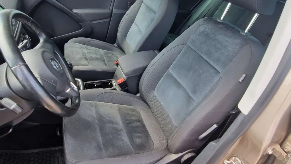 VOLKSWAGEN Tiguan -