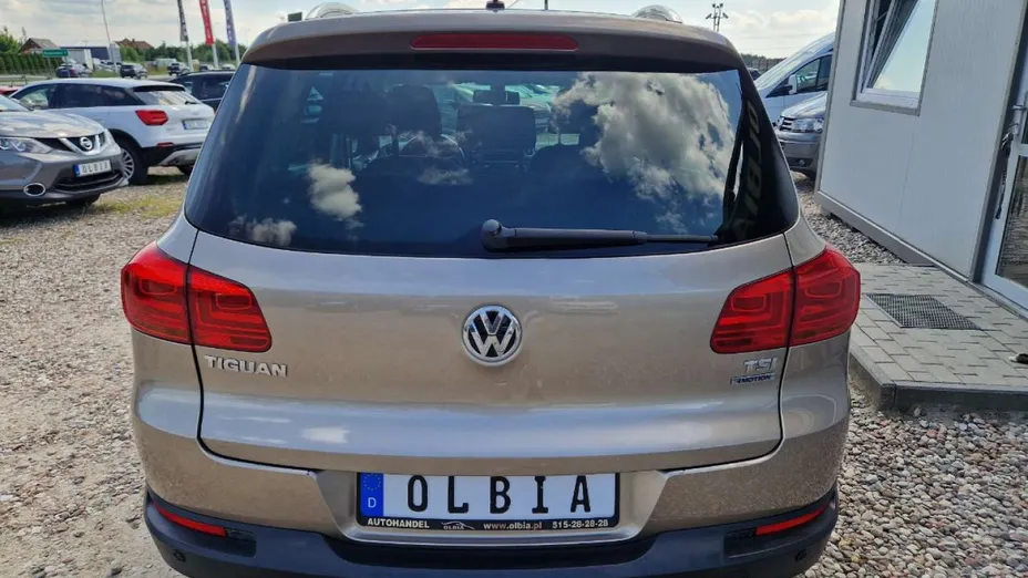VOLKSWAGEN Tiguan -