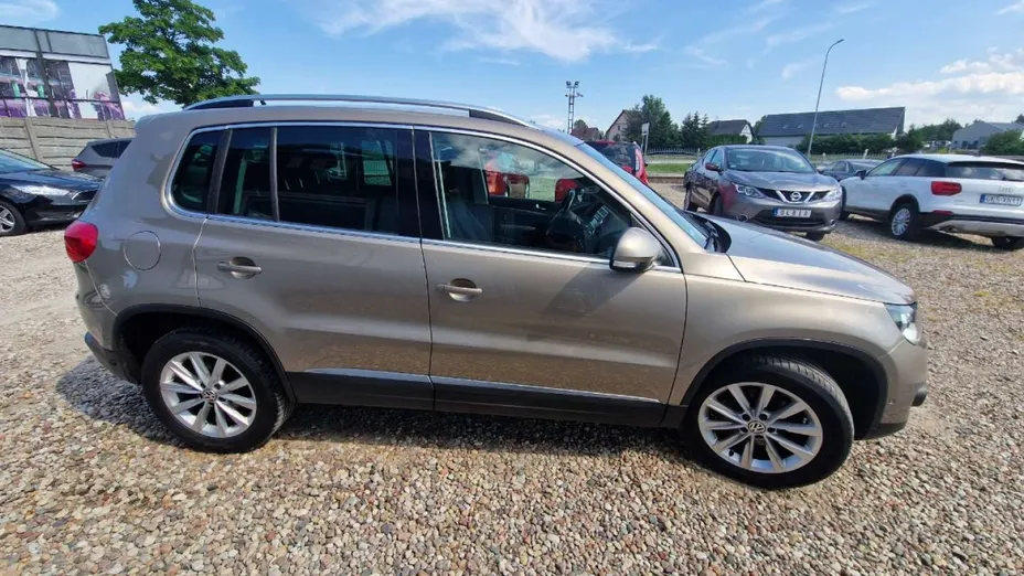 VOLKSWAGEN Tiguan -