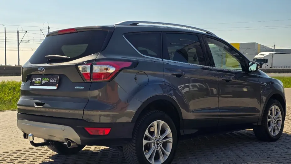 FORD Kuga -