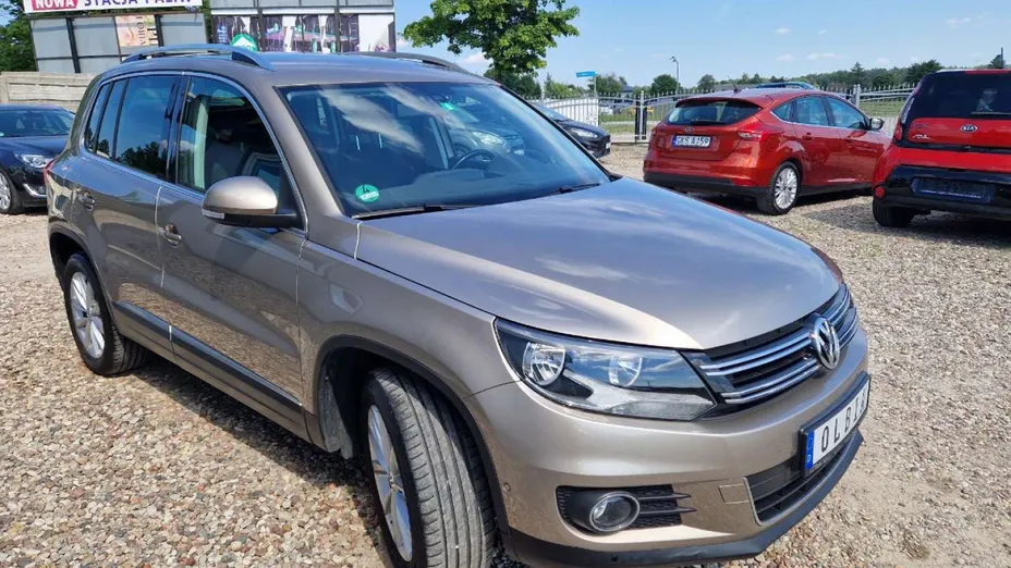 VOLKSWAGEN Tiguan -