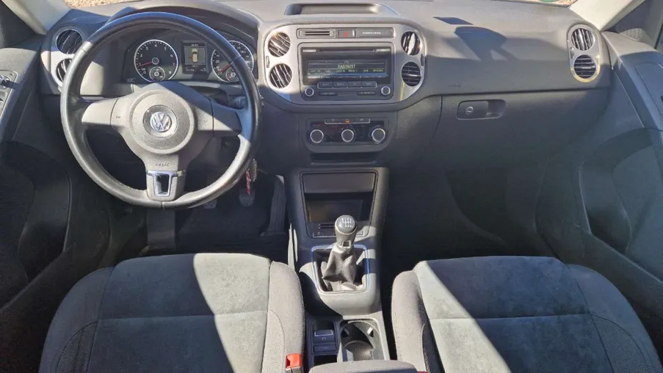 VOLKSWAGEN Tiguan -
