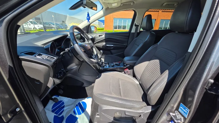 FORD Kuga -