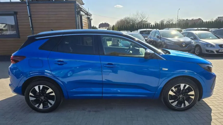 OPEL Grandland X -