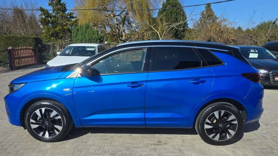 OPEL Grandland X -