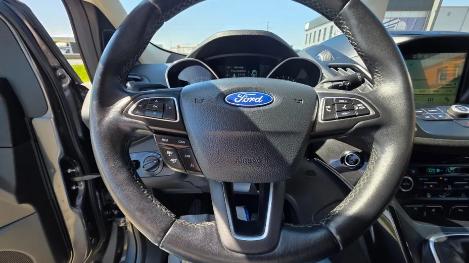 FORD Kuga -