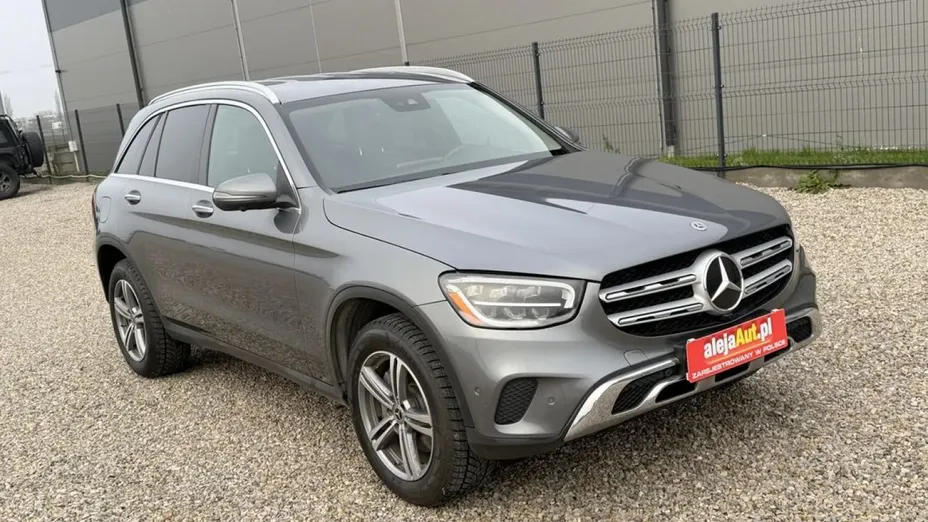 MERCEDES-BENZ GLC -