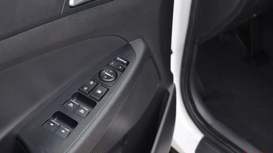 HYUNDAI Tucson -