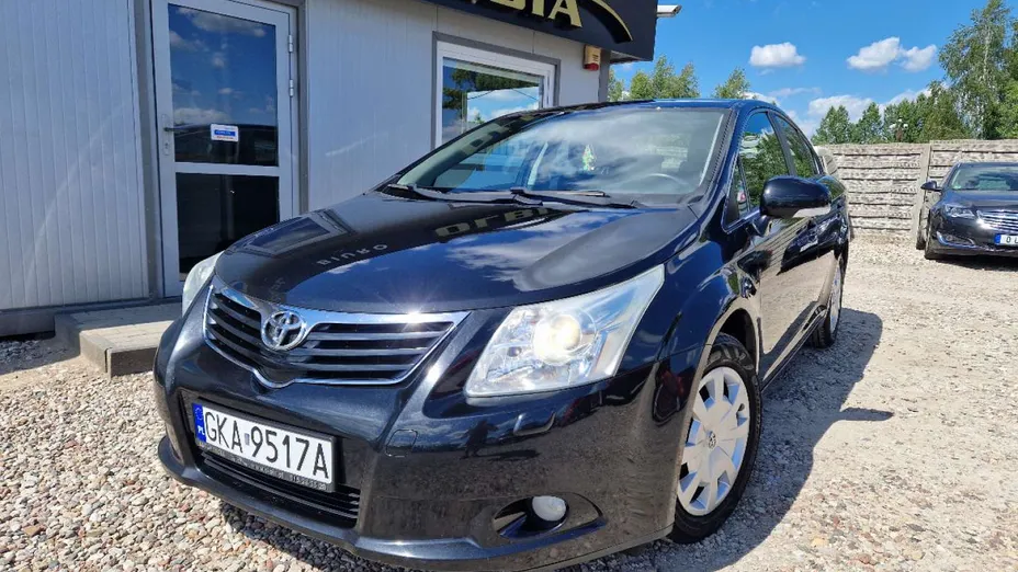 TOYOTA Avensis -