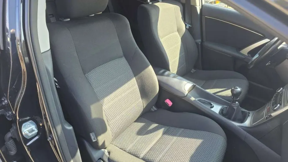 TOYOTA Avensis -