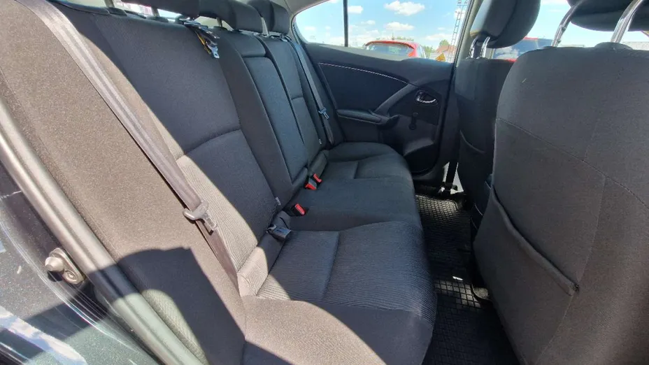 TOYOTA Avensis -