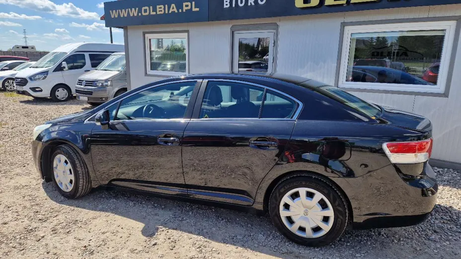 TOYOTA Avensis -