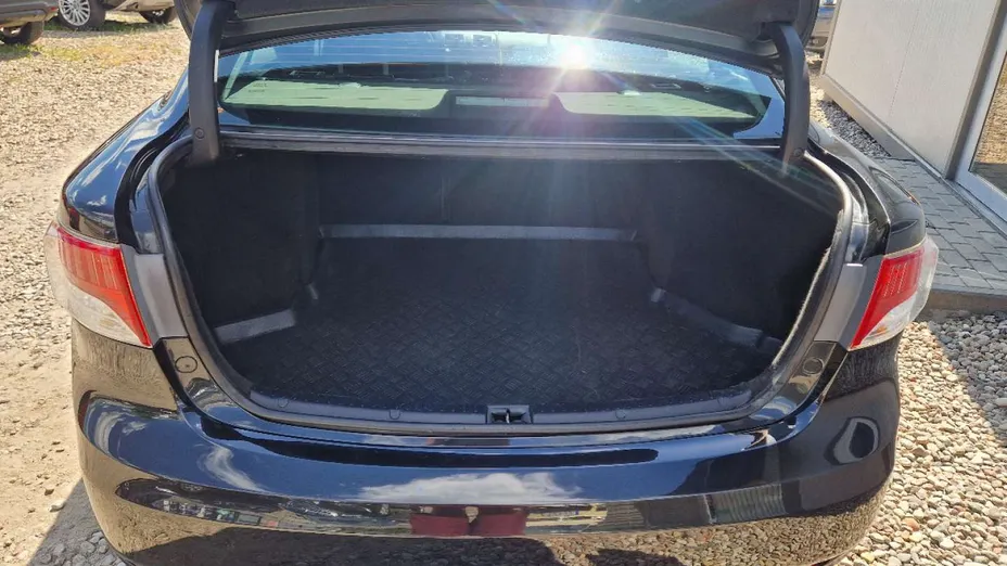 TOYOTA Avensis -