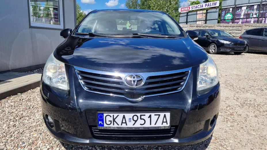 TOYOTA Avensis -