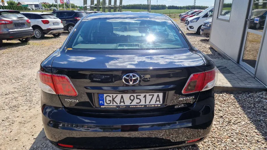 TOYOTA Avensis -