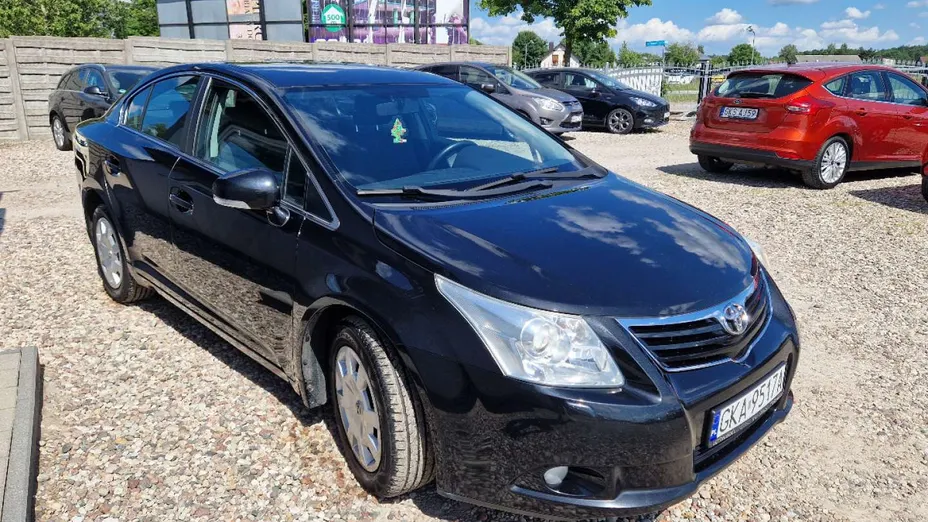 TOYOTA Avensis -