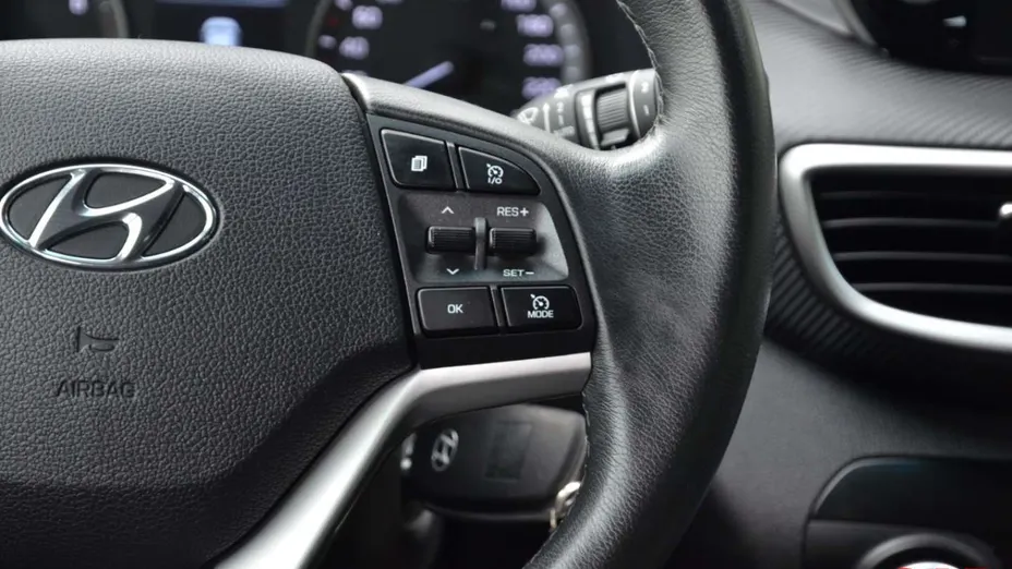 HYUNDAI Tucson -