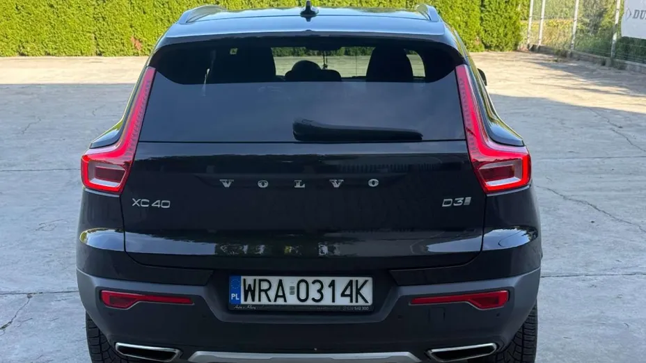 VOLVO XC40 -