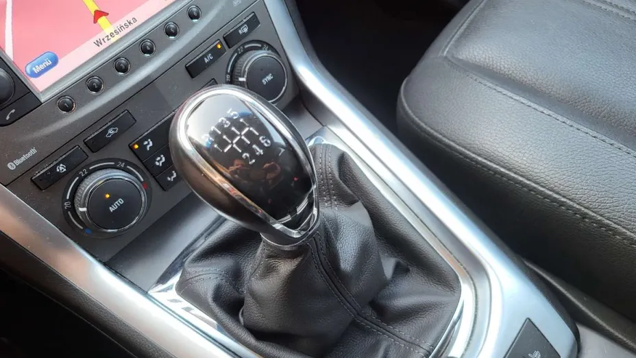OPEL Antara -