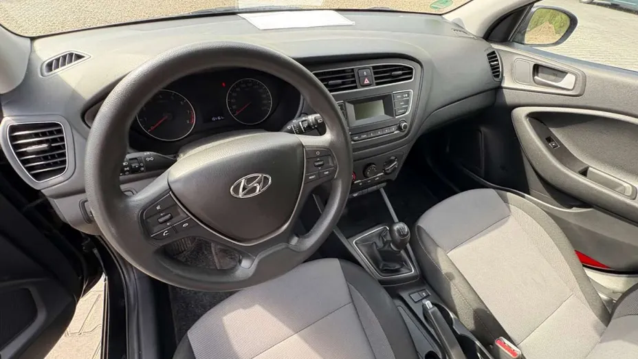 HYUNDAI i20 -