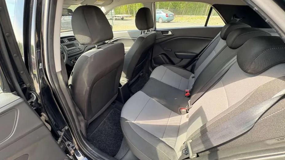 HYUNDAI i20 -