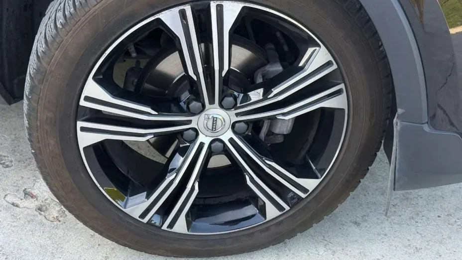 VOLVO XC40 -
