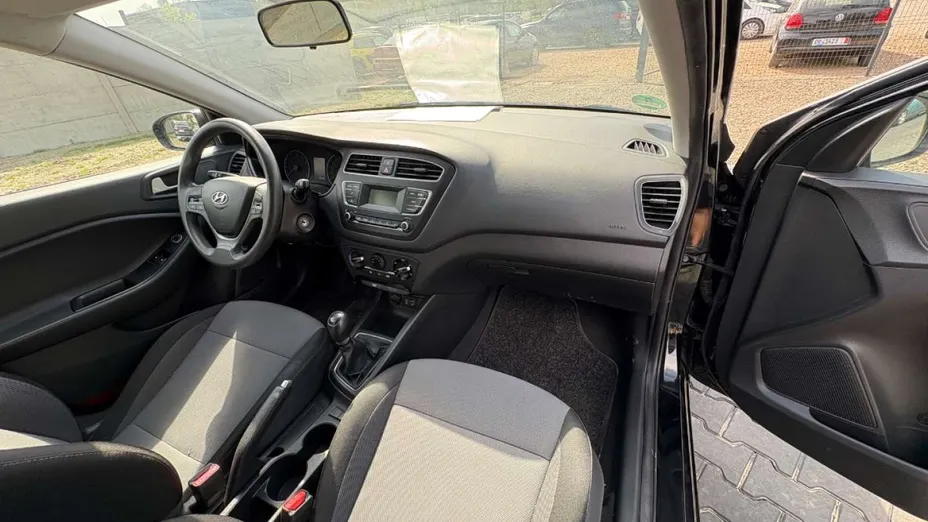 HYUNDAI i20 -