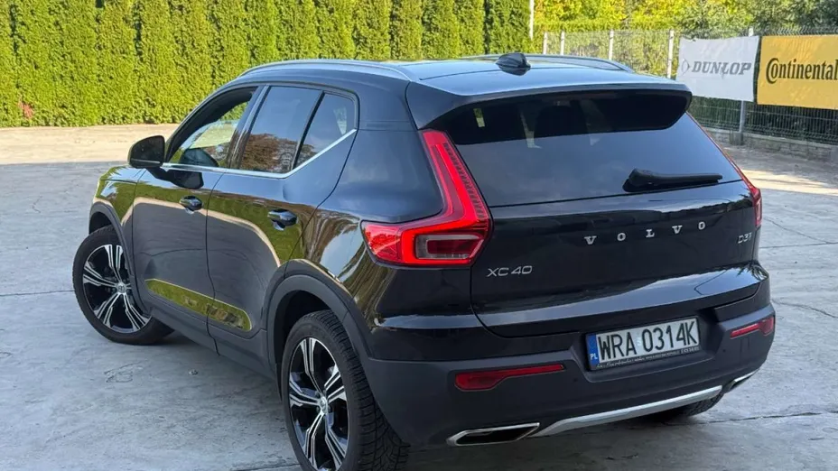VOLVO XC40 -