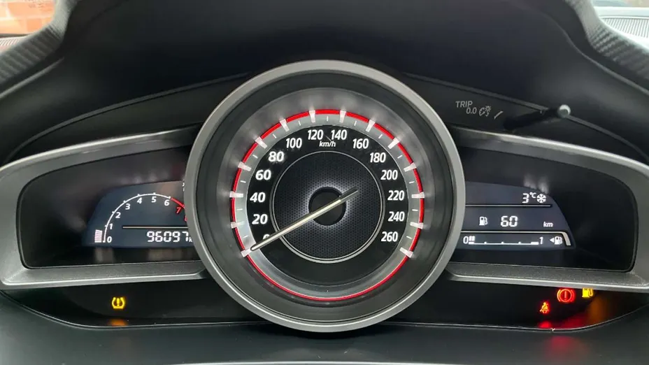 MAZDA 3 -