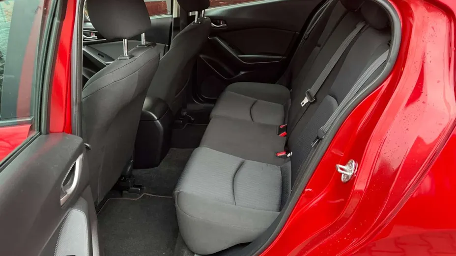 MAZDA 3 -