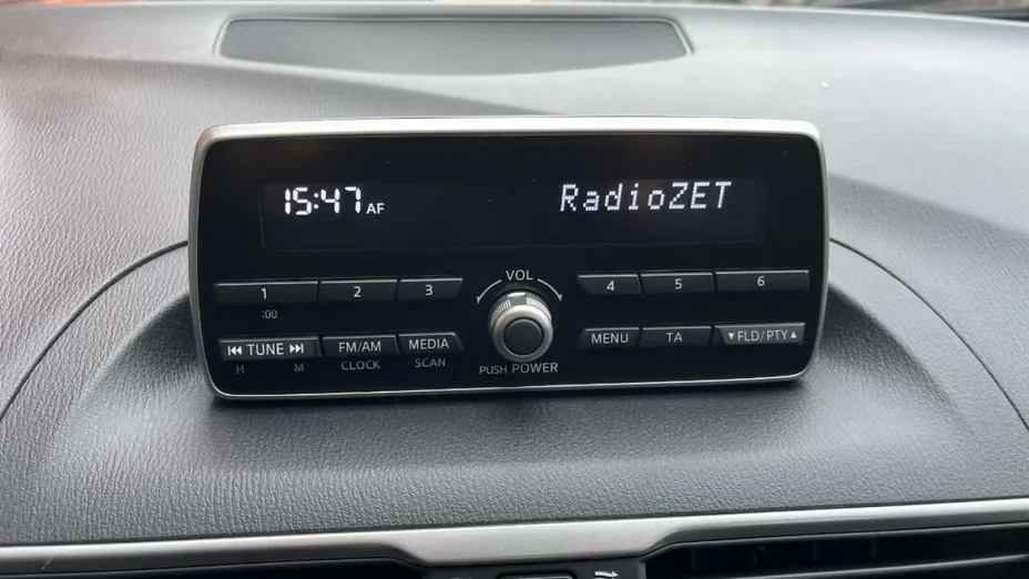 MAZDA 3 -