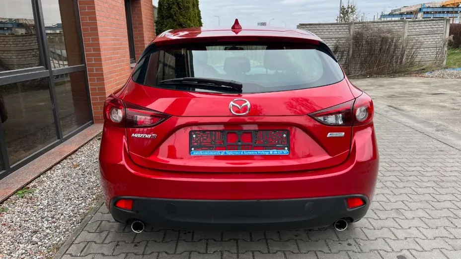 MAZDA 3 -