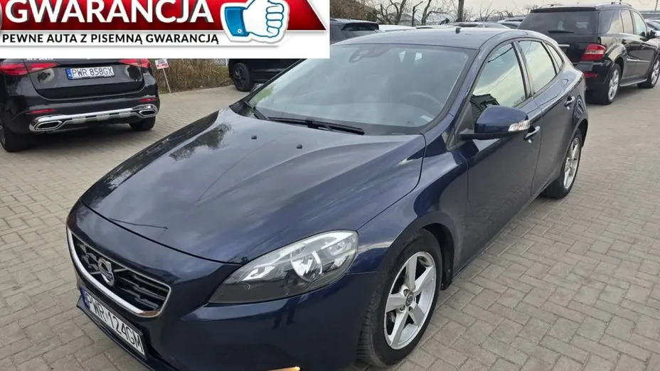 VOLVO V40 -
