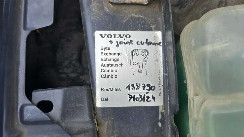 VOLVO V40 -