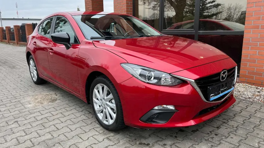 MAZDA 3 -